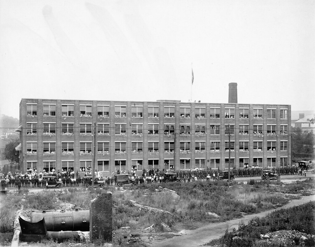 Sylvania Employees Watch Salem Soldiers March Off
60 Boston Street
Salem, Massachusetts
Hygrade Sylvania employees (Boston St. plant) watch soldiers march off to serve in WWI. "The debris in the foreground marks the spot where the great Salem Fire of 1914 started."